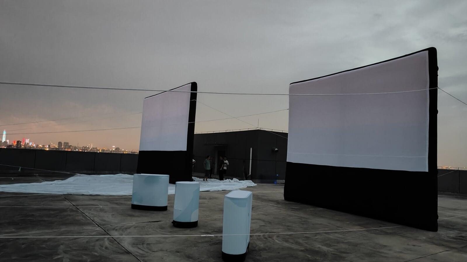 2.5 m inflatable screen on stand for outdoor projection